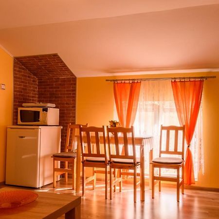 Chatka Elegant Bešeňová Kültér fotó
