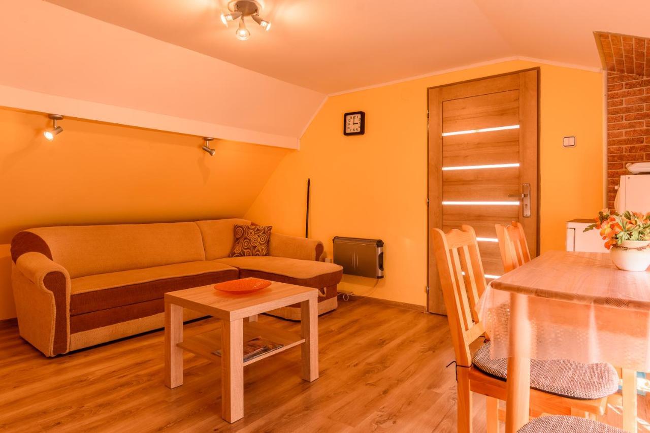Chatka Elegant Bešeňová Kültér fotó